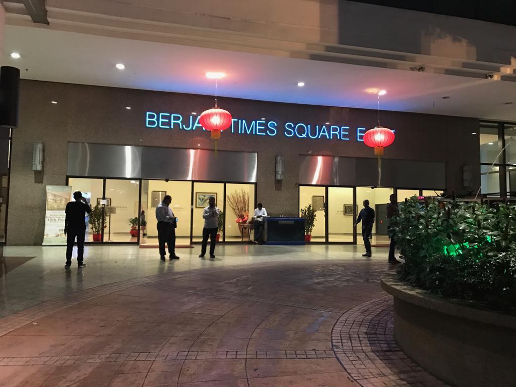 Queens Service Suites At Times Square Kl Куала-Лумпур Екстер'єр фото
